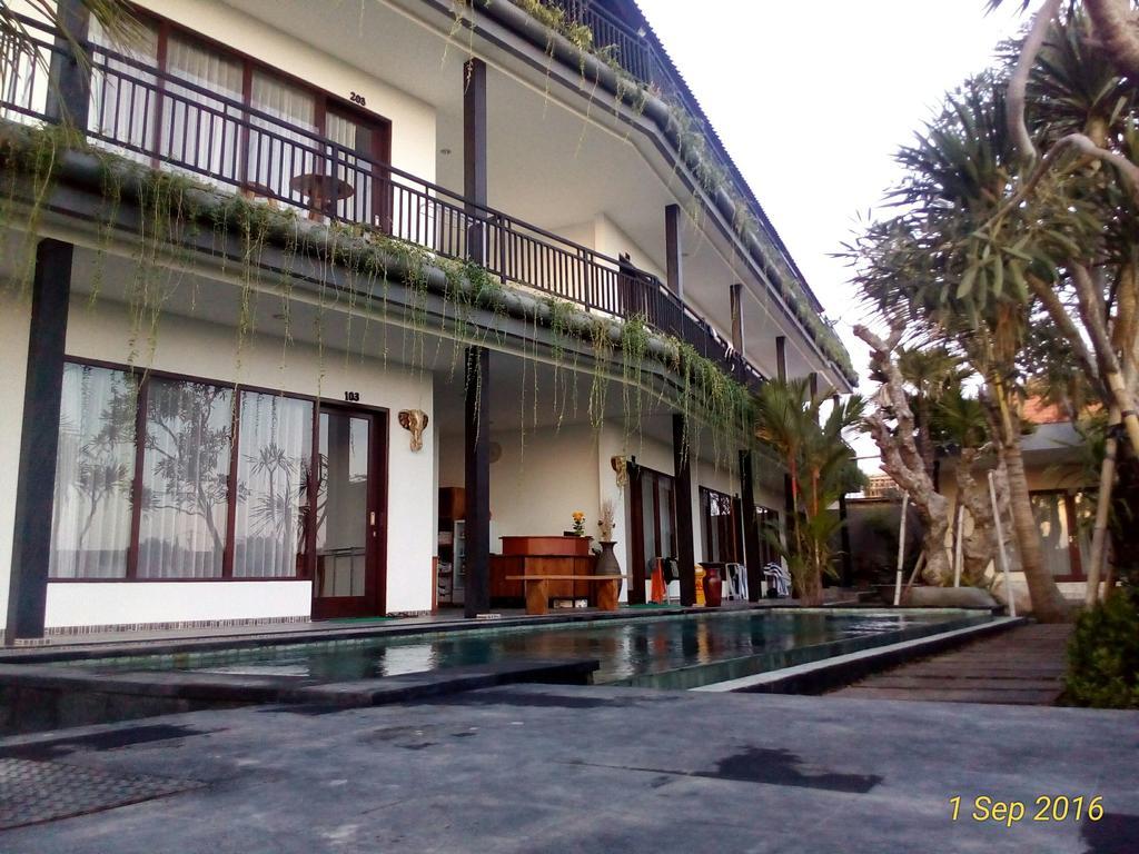 Grandpa Guest House Canggu Extérieur photo