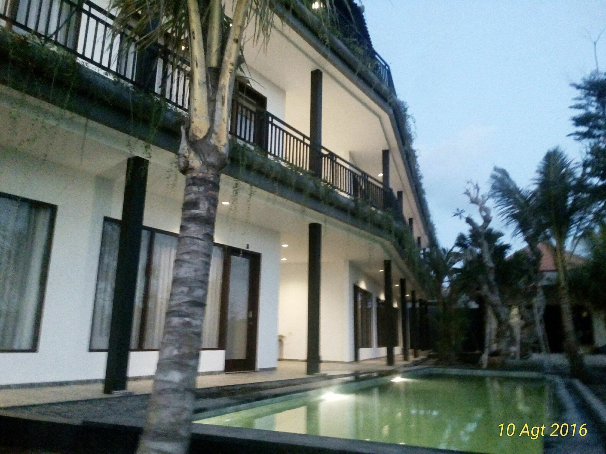 Grandpa Guest House Canggu Extérieur photo